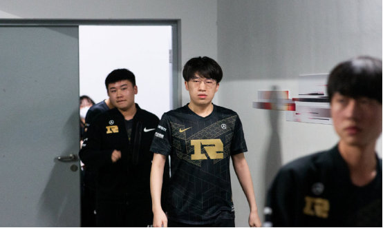 通过这些比 通过这些比