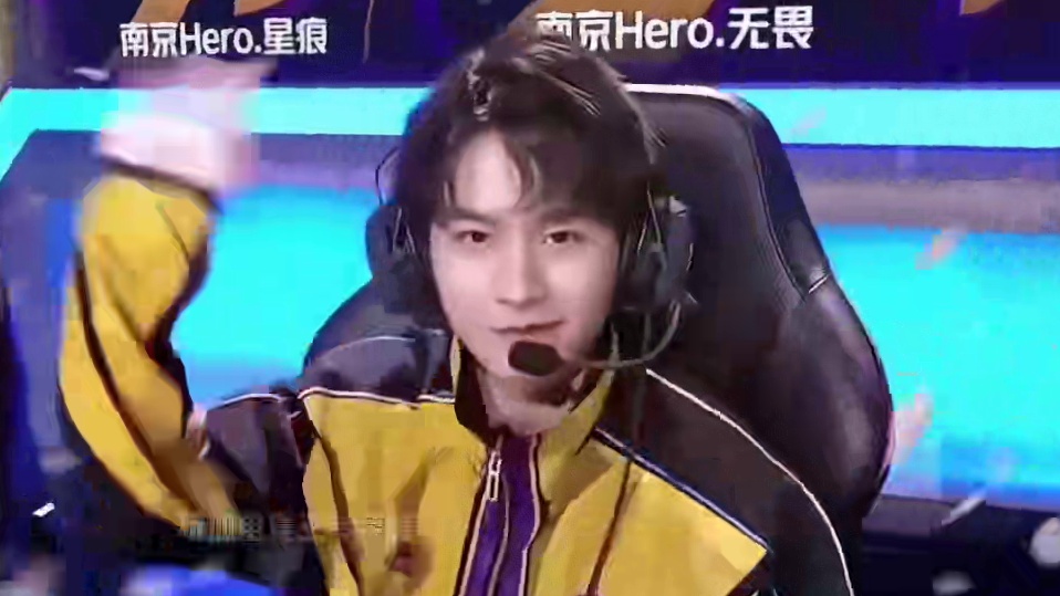 技术犯规判 技术犯规判